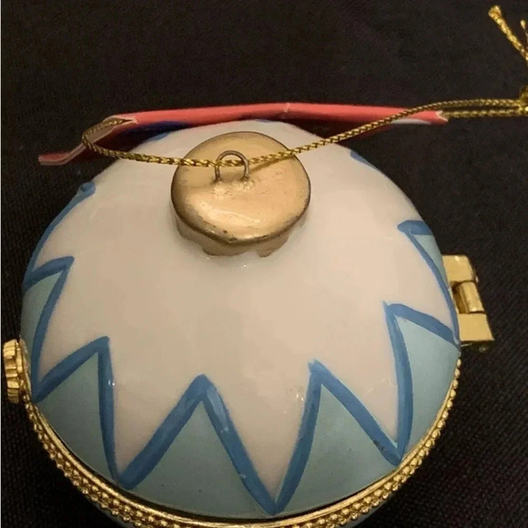 Vintage Baby Boy Blue 1st Christmas Trinket Box Ornament Hinged Round New 2” - Picture 5 of 8